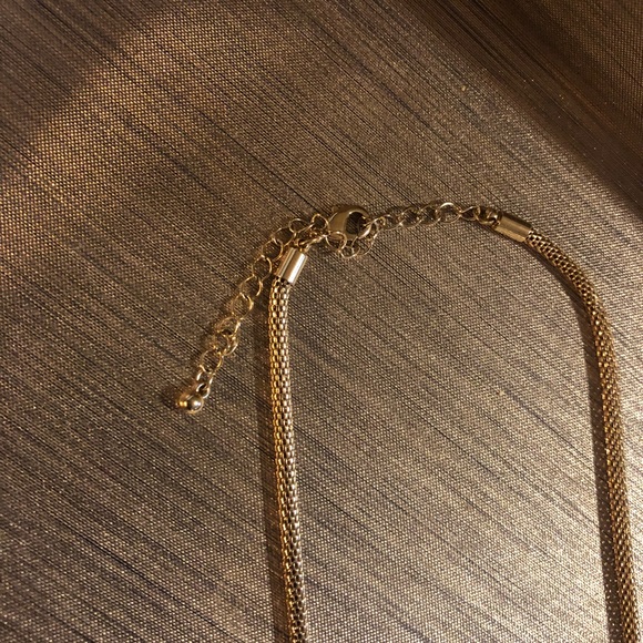 Gold statement necklace 💛 - Picture 3 of 5